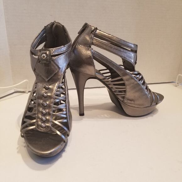 Qupid Sexy Grey Platform Heels Zipper Back Comfortable Lightweight Women Sz 4.5 - Picture 1 of 5
